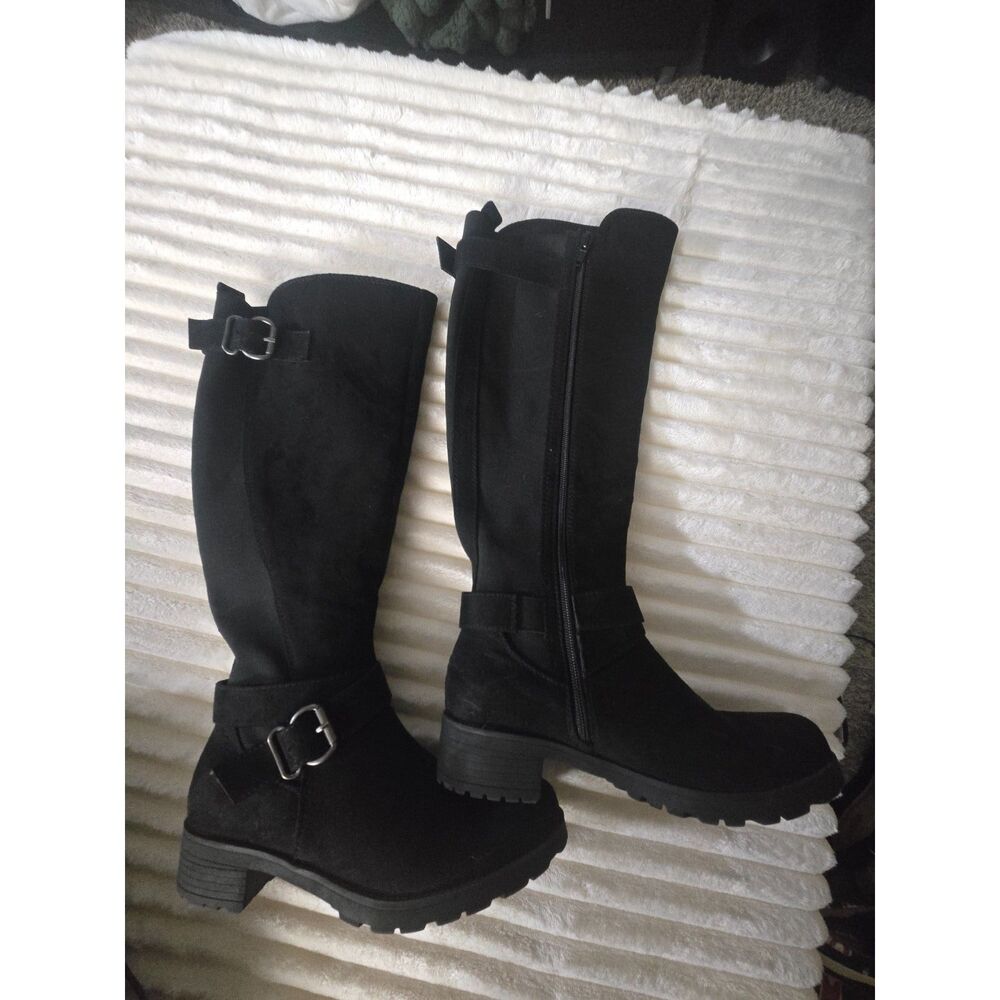 Black knee boots by Sonoma size 6
